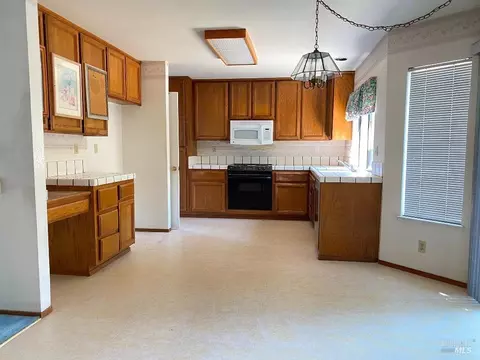 Kitchen - 642 Hawk Dr, Vacaville, CA 95687 photo 1 of 5