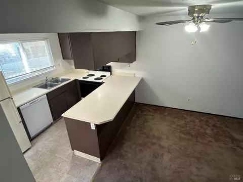 129 Whalebone Ct, Vallejo, CA 94591 photo 10