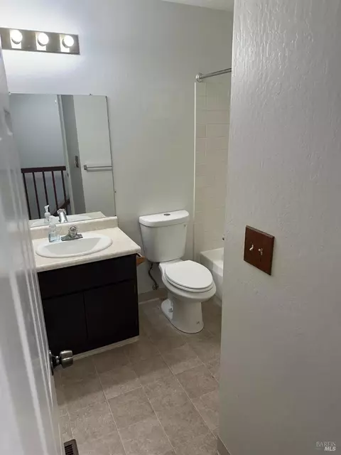 129 Whalebone Ct, Vallejo, CA 94591 photo 17