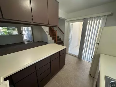 129 Whalebone Ct, Vallejo, CA 94591 photo 9