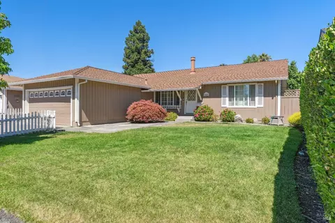 1419 Tanager Ln, Petaluma, CA 94954