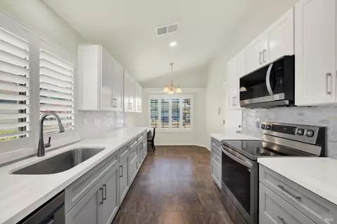590 Eldridge Ave, Vacaville, CA 95688 photo 11