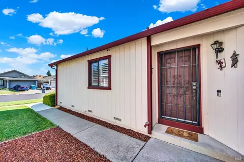 590 Eldridge Ave, Vacaville, CA 95688 photo 4