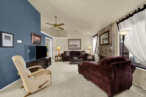 590 Eldridge Ave, Vacaville, CA 95688 photo 8
