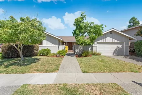 1016 Dellbrook Dr, Napa, CA 94558