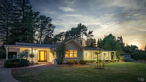 7596 Elphick Rd, Sebastopol, CA 95472