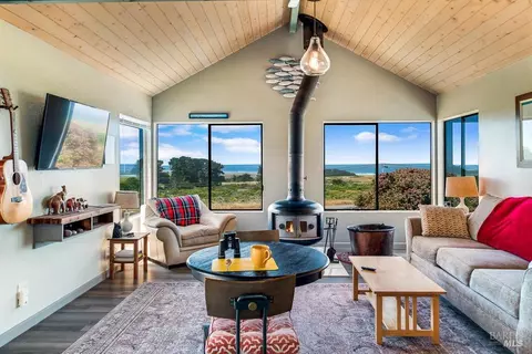 17625 S Highway 1, Manchester, CA 95459