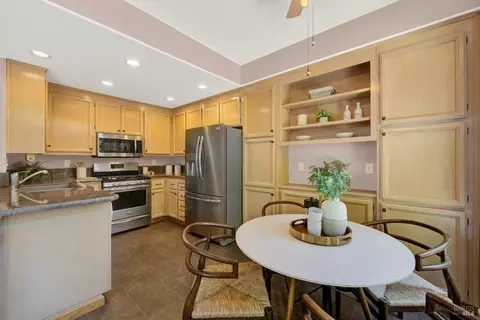 Kitchen - 413 Trailhead Way, Martinez, CA 94553 photo 4 of 11