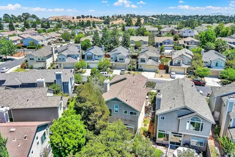 View/Area - 413 Trailhead Way, Martinez, CA 94553 photo 2 of 4