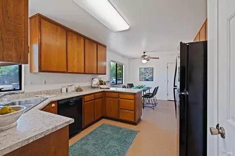 1112 Graham Ct, Windsor, CA 95492 photo 7