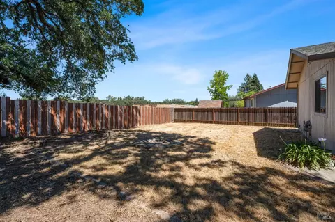1112 Graham Ct, Windsor, CA 95492 photo 3