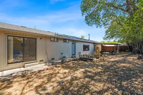 1112 Graham Ct, Windsor, CA 95492 photo 2