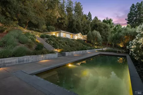 14712 Youngs Rd, Healdsburg, CA 95448