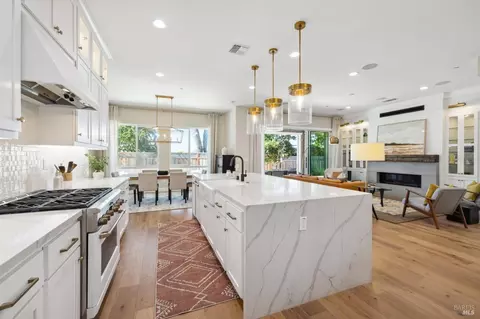 4 Misty Rd, Novato, CA 94945