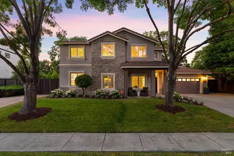 1258 Cayetano Dr, Napa, CA 94559