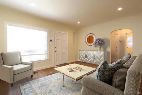 12 Cedar St, Vallejo, CA 94591 photo 5