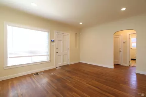12 Cedar St, Vallejo, CA 94591 photo 6