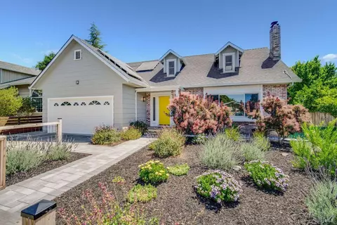 479 Pleasant Hill Ave N, Sebastopol, CA 95472
