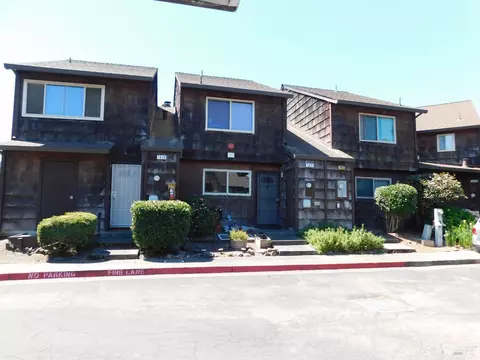 1427 Parkway Dr, Rohnert Park, CA 94928