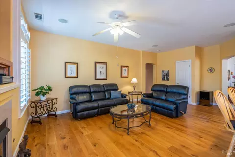 4284 Melody Ln, Vallejo, CA 94591 photo 9