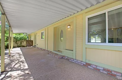 7 Redondo Ct, Saint Helena, CA 94574