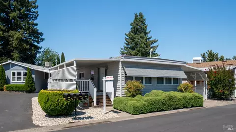 235 Colonial Park Dr, Santa Rosa, CA 95403