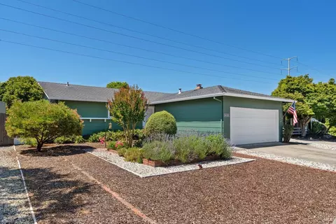 1456 Glenbrook Dr, Santa Rosa, CA 95401