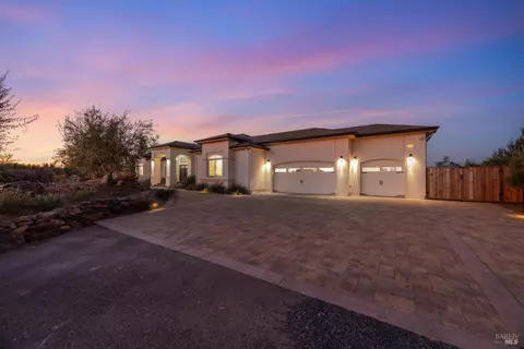 3848 Rocky Point Way, Santa Rosa, CA 95404