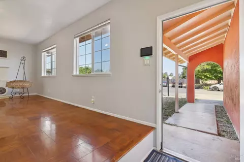 112 Pacific Ct, Vallejo, CA 94589 photo 4