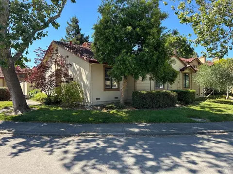 326 Park Place Dr, Petaluma, CA 94954