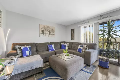 162 Nashville Ln, Vallejo, CA 94591 photo 6