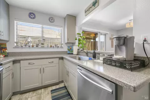 162 Nashville Ln, Vallejo, CA 94591 photo 10