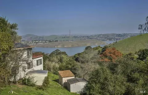25 Gartley Ave, Crockett, CA 94525