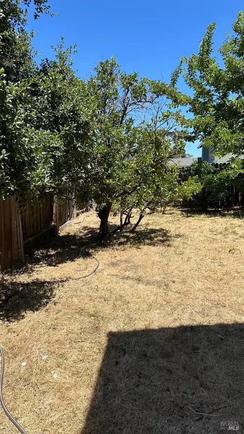 1065 Langlie Way, Rodeo, CA 94572 photo 3