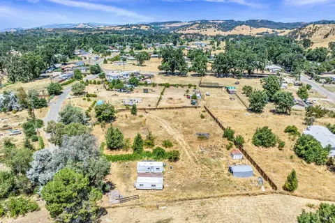 9500 Pinto Pl, Lake, CA 95457