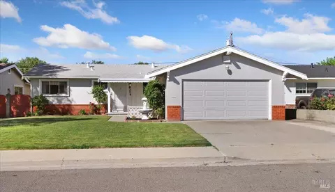 831 Rolling Green Dr, Rio Vista, CA 94571