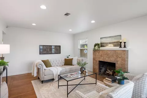 2033 Illinois St, Vallejo, CA 94590 photo 7