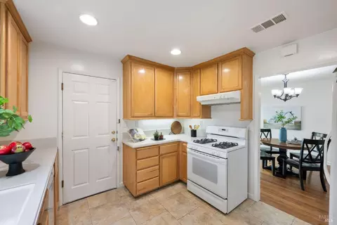 2033 Illinois St, Vallejo, CA 94590 photo 11