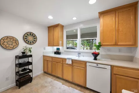 2033 Illinois St, Vallejo, CA 94590 photo 13