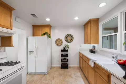 2033 Illinois St, Vallejo, CA 94590 photo 12
