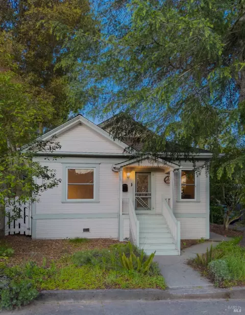 234 Pitt Ave, Sebastopol, CA 95472