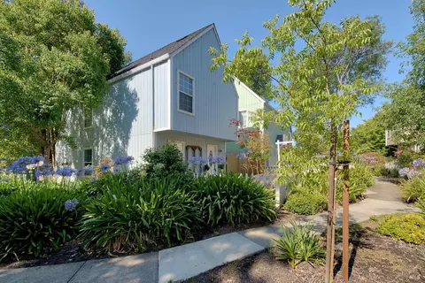 8304 Windmill Farms Dr, Cotati, CA 94931