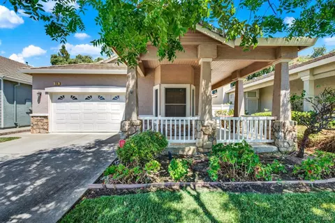 319 Boardwalk Ct, Vacaville, CA 95687