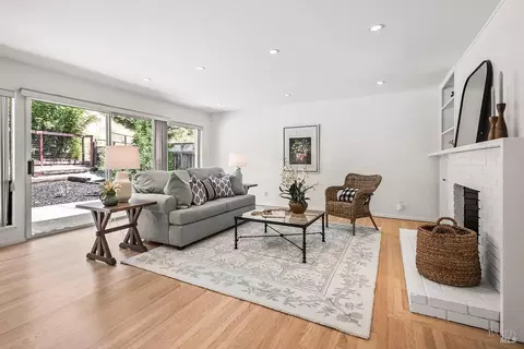 19 Sunnyhill Rd, Novato, CA 94945