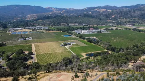 2350 Silverado Trl N, Saint Helena, CA 94574