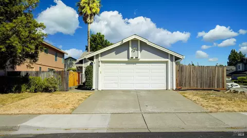 619 Youngsdale Dr, Vacaville, CA 95687