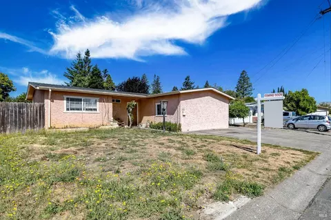 1683 Lonnie Dr, Napa, CA 94558