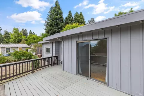 2 Hill Dr, Petaluma, CA 94952 photo 2