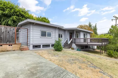 2 Hill Dr, Petaluma, CA 94952
