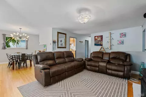 118 Cottonwood Dr, Vallejo, CA 94591 photo 3